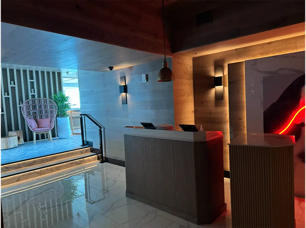 Hilton Sky Lounge — photo 3