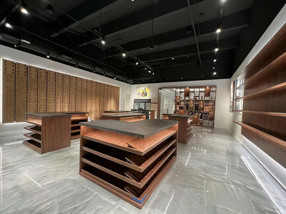 Maison Mura — Retail